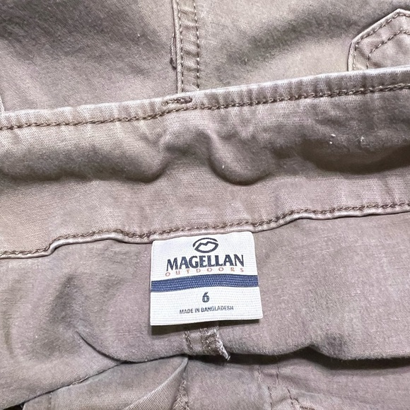 Magellan Outdoors Brown Women’s Shorts (Sz 6) - Picture 3 of 12